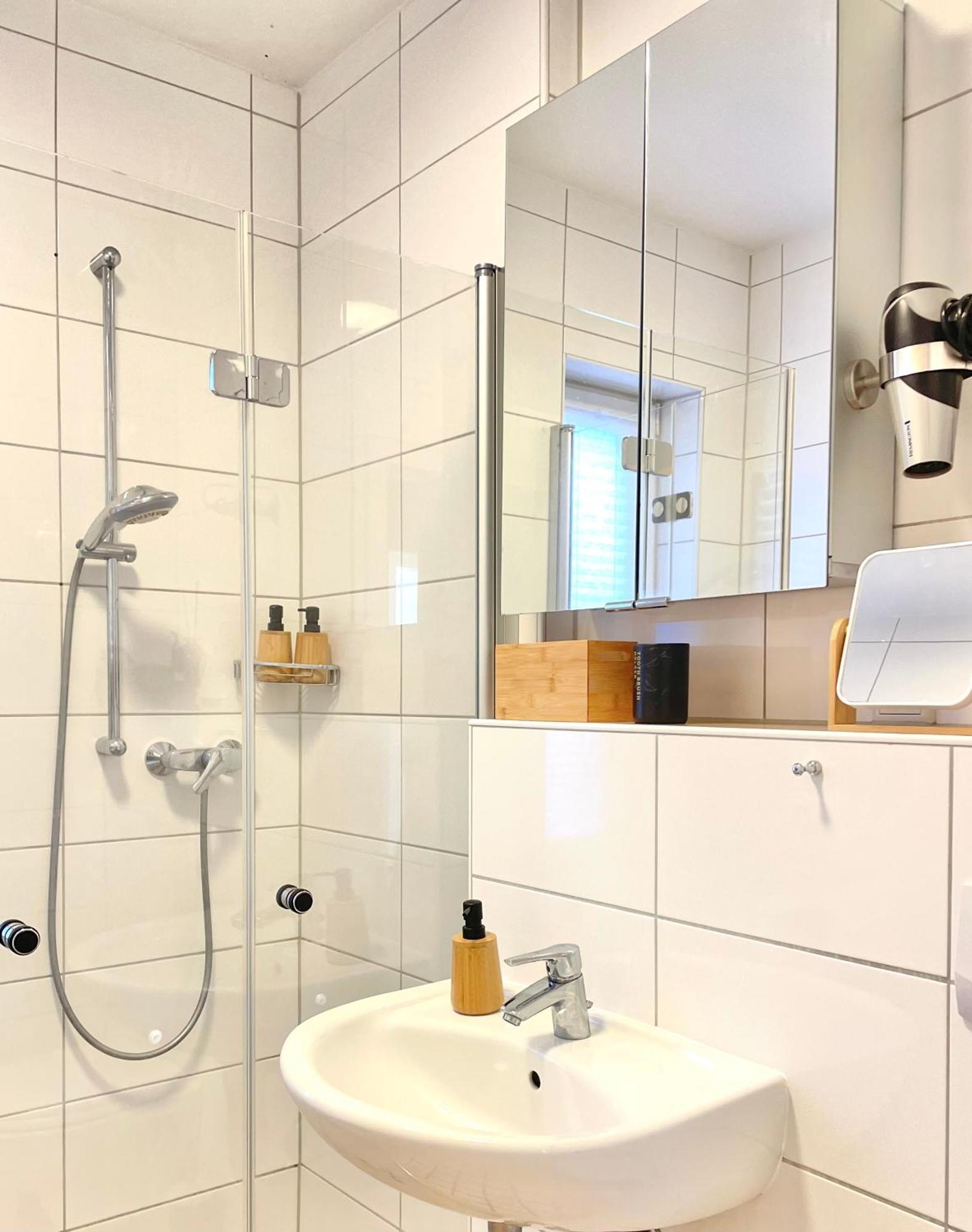 Wlan,Smart Tv,4 Betten, Zentral Emden Exteriér fotografie